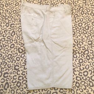 Men’s golf shorts